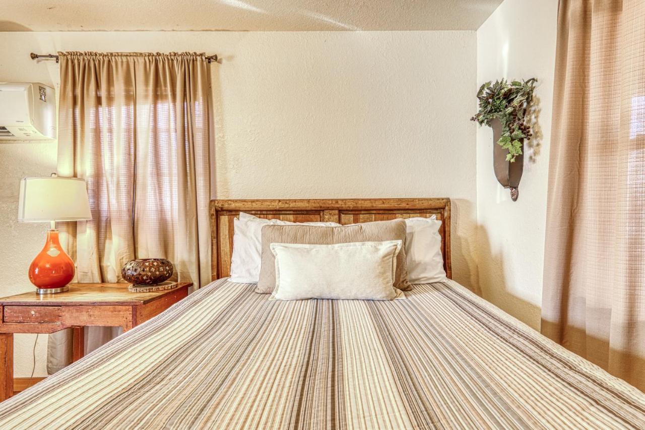 The Olive @ Mendelbaum Winery Guest Cabins Hotell Fredericksburg Eksteriør bilde