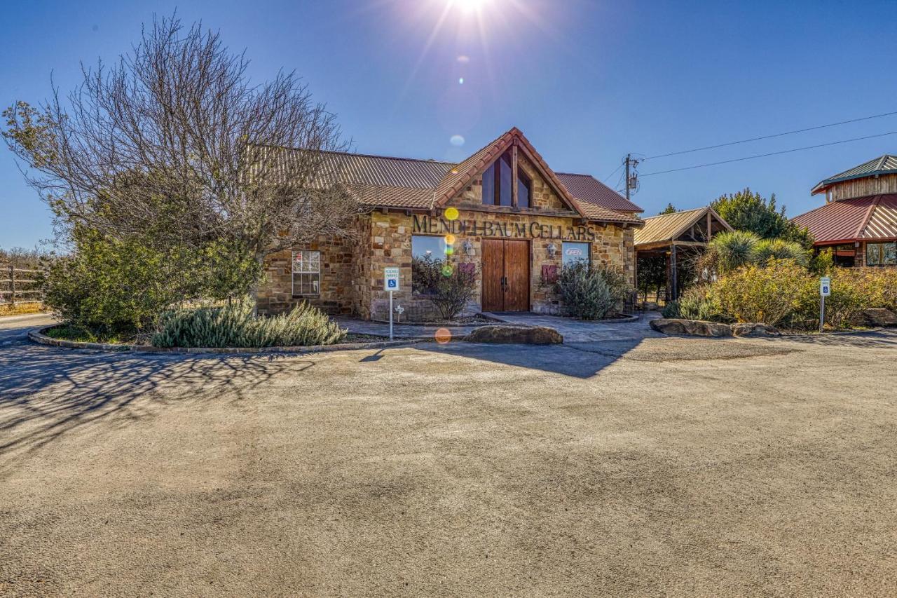 The Olive @ Mendelbaum Winery Guest Cabins Hotell Fredericksburg Eksteriør bilde